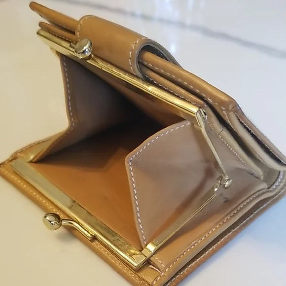Vintage Gucci Brown Monogram Wallet - Picture 12 of 15